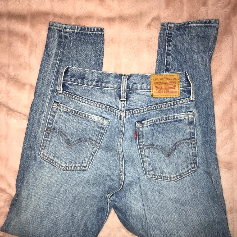 Levi’s wedgie fit jeans